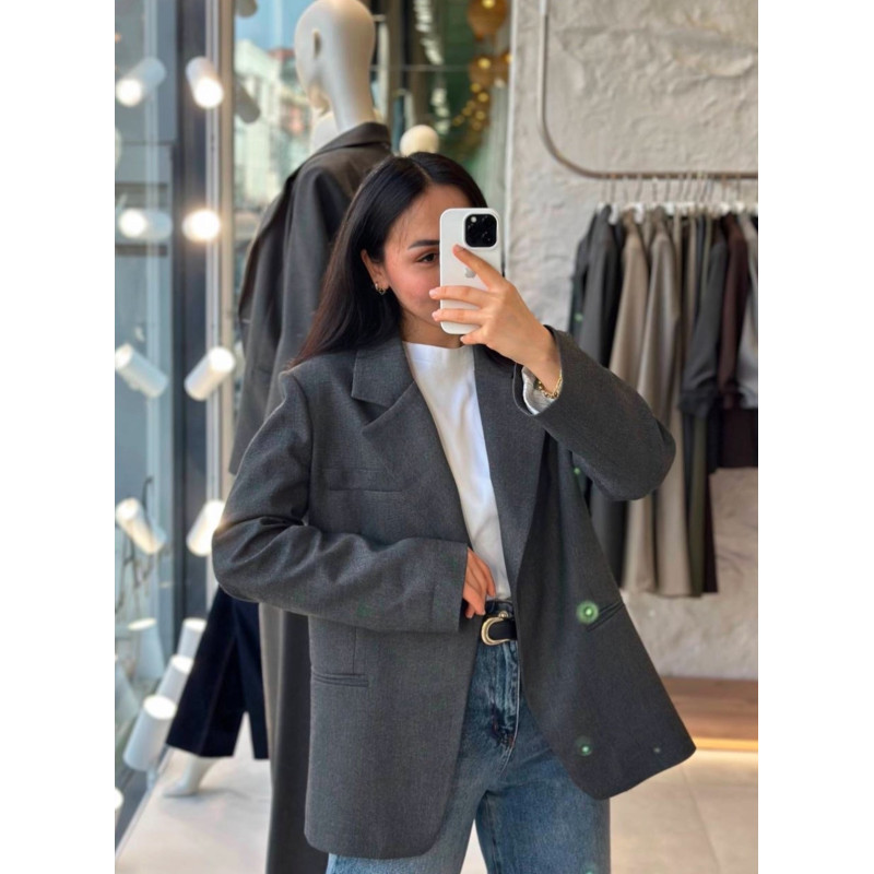 Pilkas klasikinis švarkas