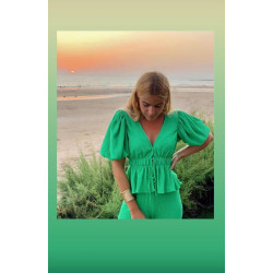 Žalias vasariškas kostiumėlis