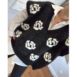 Juoda liemenė su marškiniais