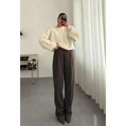 Madinga V formos palaidinė su nėrinių detalė