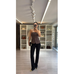 Korsetas su sagutėmis