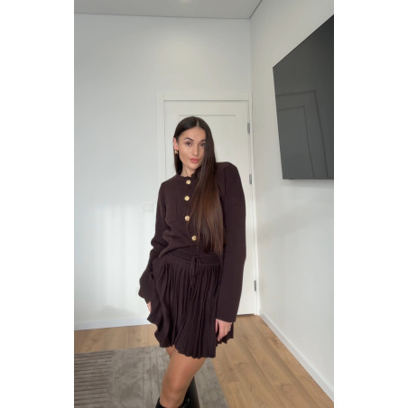 Rudas kostiumėlis su sijonu