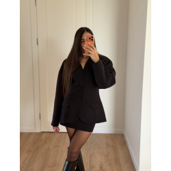 Kostiumėlis su sijonu