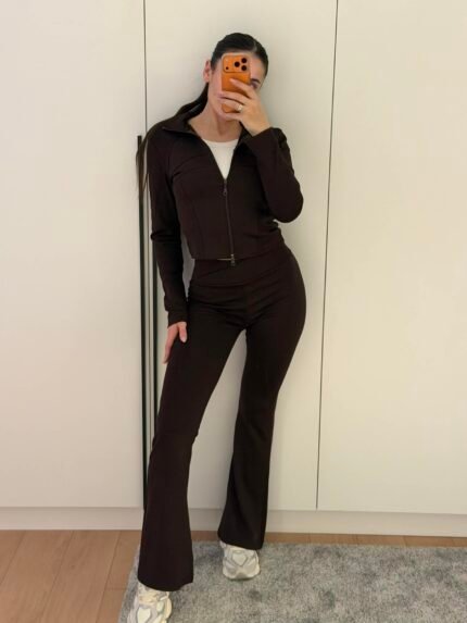 Laisvalaikio kostiumėlis