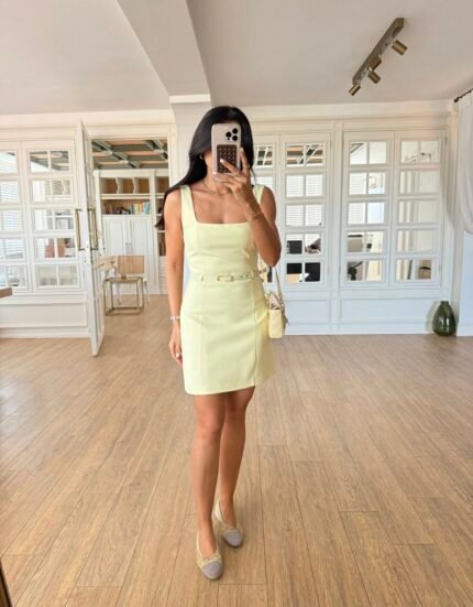 Geltona trumpa suknelė